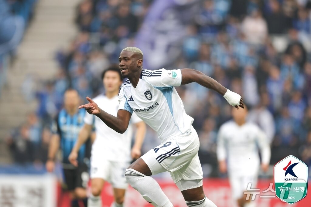 본문 이미지 - 인천 유나이티드전에서 결승골을 넣은 울산 HD 공격수 말컹. (한국프로축구연맹 제공)