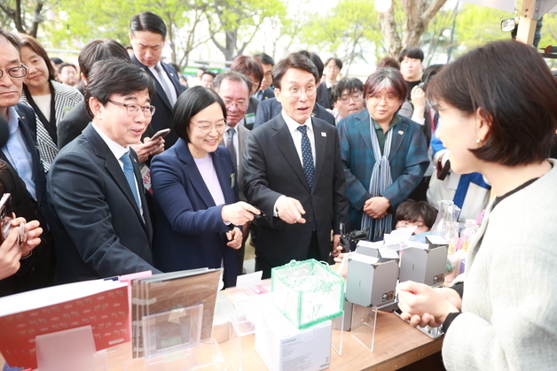 "온·오프라인 200개 채널 총출동"…중기부, '4월 동행축제' 본격 가동