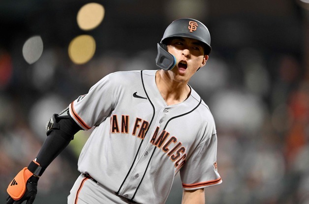 '어제 홈런포' 깨어난 이정후, 2경기 연속 멀티히트…타율 0.200