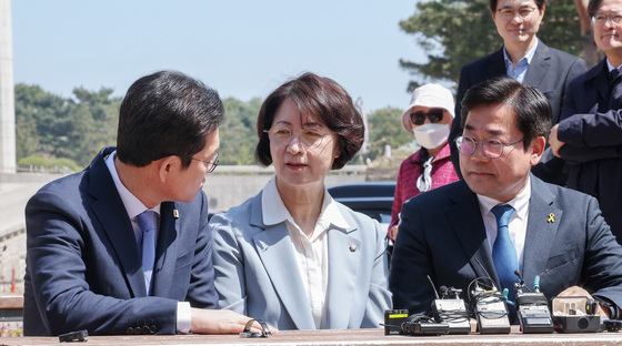 대화 나누는 더불어민주당 수도권 광역단체장 후보