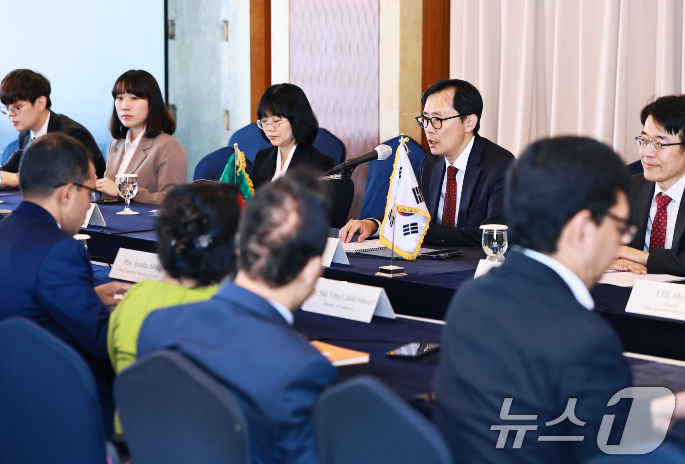(서울=뉴스1) = 박근오 산업통상부 통상협정정책관(수석대표)은 12일 서울 소공동 롯데호텔에서 아예샤 아크터(Ayesha Akther) 방글라데시 상공부 대외무역협정실장(수석대표 …