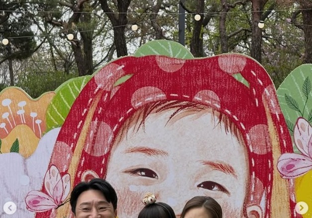 손담비♥이규혁, 딸 첫돌 맞아 가족사진 공개 "모든 순간이 기적" [N샷]