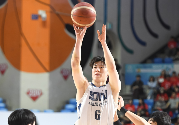 '화끈한 양궁 농구' 소노, 6강 PO 기선 제압…SK 29점 차 완파