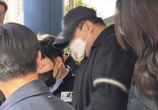 '3살 아들 폭행해 의식불명' 20대 친부 구속