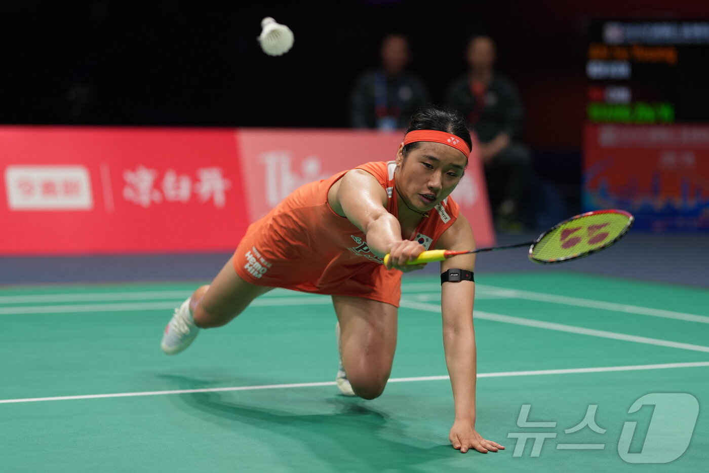 본문 이미지 - 투지를 앞세워 좋은 수비를 선보이는 안세영 ⓒ 신화=뉴스1