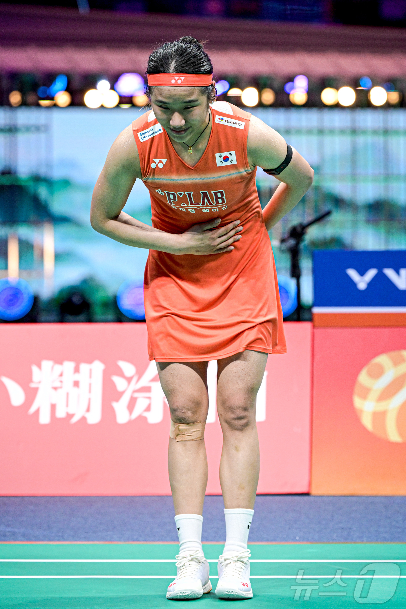 (신화=뉴스1) = 12일(한국시간) 중국 닝보에서 열린 2026 아시아배드민턴선수권대회 여자 단식 결승전 왕즈이(중국)와의 경기에서 게임 스코어 2대1(21대12, 17대21, …
