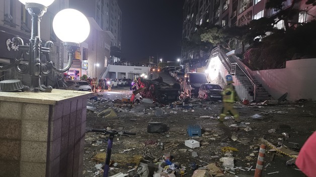 새벽 청주 봉명동 상가서 가스 폭발 사고…주민 12명 부상