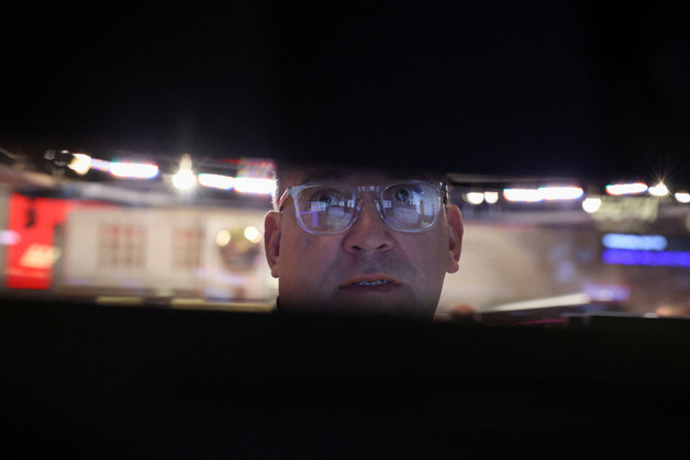 미군 이란 항구 봉쇄에 지수선물 낙폭 늘려…나스닥 1.33%↓