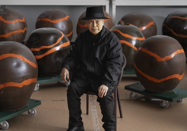 "거꾸로 보는 세상"…韓 아방가르드 선구자 이승택 '회고전'