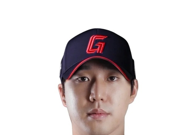 "타이어보다 못한 뚱녀"…롯데 최충연, 사인 요청한 팬에 막말 논란