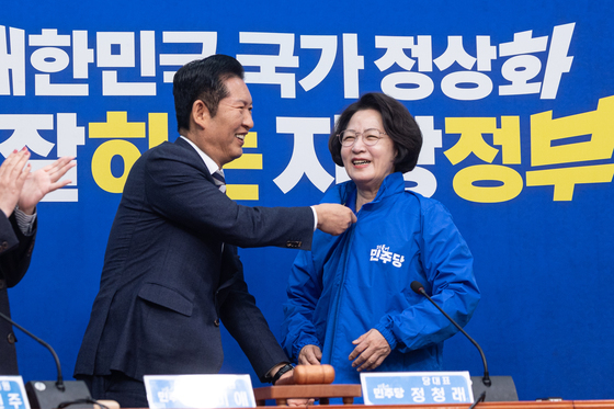 정청래 "경기 후보 추미애는 전략 자산"…추 "승리 키스단 지원 부탁"