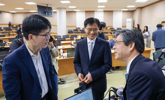 전국법관대표회의, 임시의장과 의장 후보의 대화