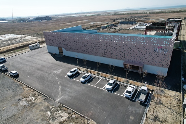 "글로벌 공략 박차"…군산새만금수산식품단지에 화우당 공장 준공