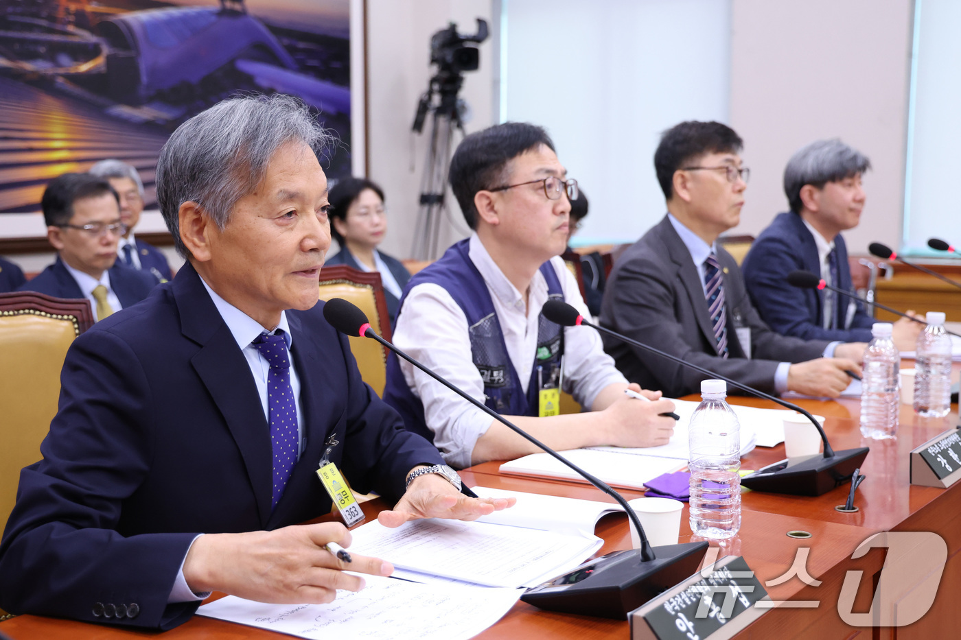 (서울=뉴스1) 신웅수 기자 = 안홍섭 한국건설안전학회 명예회장이 13일 서울 여의도 국회 국토교통위원회에서 열린 건설안전특별법안 관련 공청회에서 발언하고 있다. 2026.4.13 …