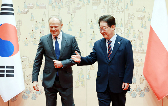 이재명 대통령, 투스크 폴란드 총리와 기념촬영