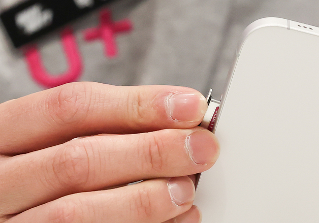 LGU+, 유심 업데이트·무료 교체 첫날 18만 1000건 완료