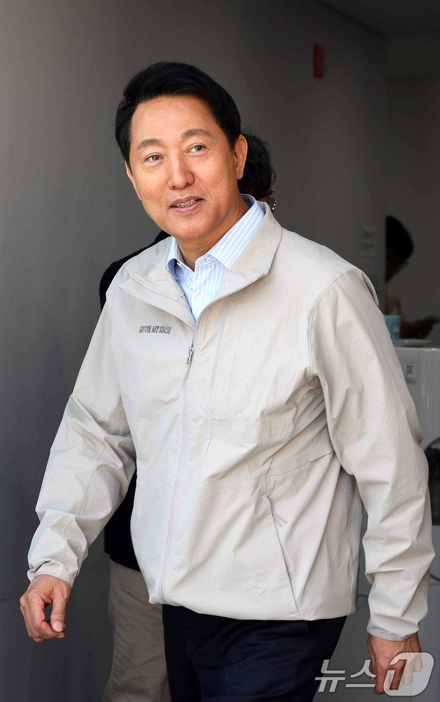 (서울=뉴스1) 박지혜 기자 = 오세훈 서울시장이 13일 오전 서울 마포구 공공재개발 추진 중인 아현1구역 현장을 둘러보고 있다. 2026.4.13/뉴스1