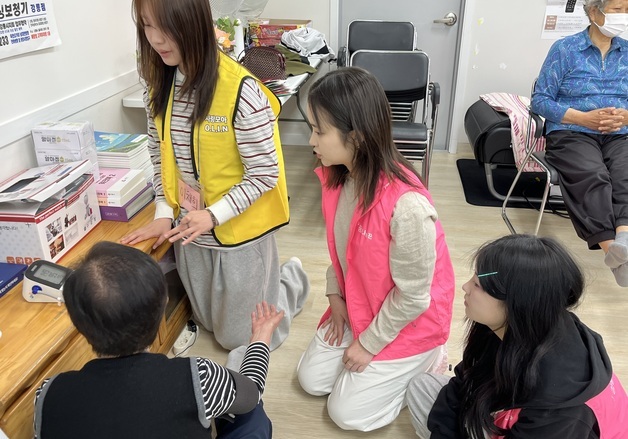 강릉 청소년자원봉사단 '꿈나눔꾼' 2기 출범…경로당 봉사활동 시작