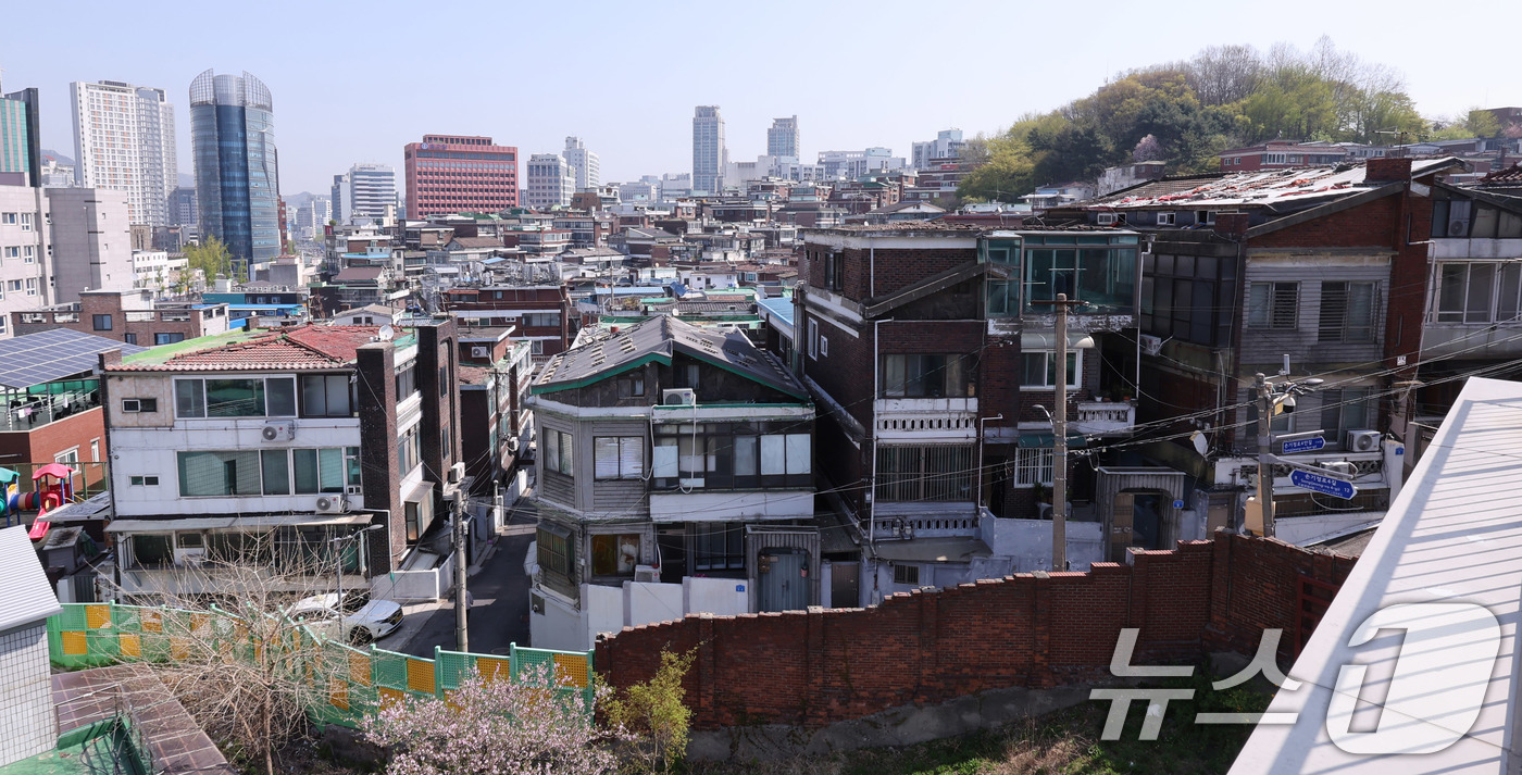 (서울=뉴스1) 박지혜 기자 = 서울시가 민간 자력으로 개발이 어려운 지역에 서울주택도시개발공사(SH)가 참여하는 '서울형 공공 참여 주택 사업'을 도입한다고 13일 밝혔다.사업성 …