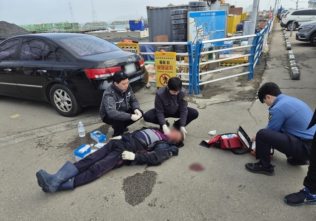 인천 영흥도서 의식 잃은 70대 해경 신속 대응으로 구조