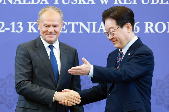 악수하는 이재명 대통령·투스크 폴란드 총리