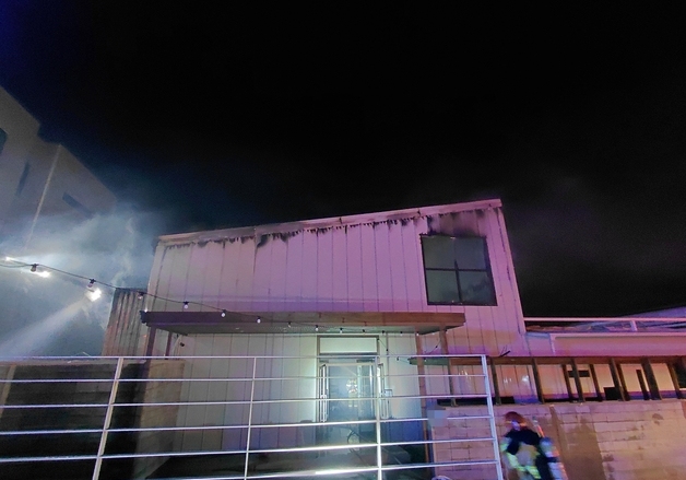 한밤 경기 광주 카페서 불…9000만원 재산 피해