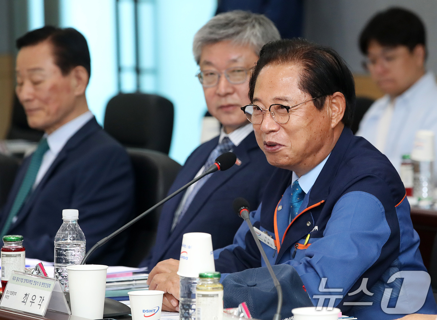 (대구=뉴스1) 공정식 기자 = 13일 오전 대구 달성군 초정밀부품 제조 전문기업인 대성하이텍에서 열린 '대구 중소기업 현장간담회'에서 최우각 대성하이텍 대표가 인사말을 하고 있다 …