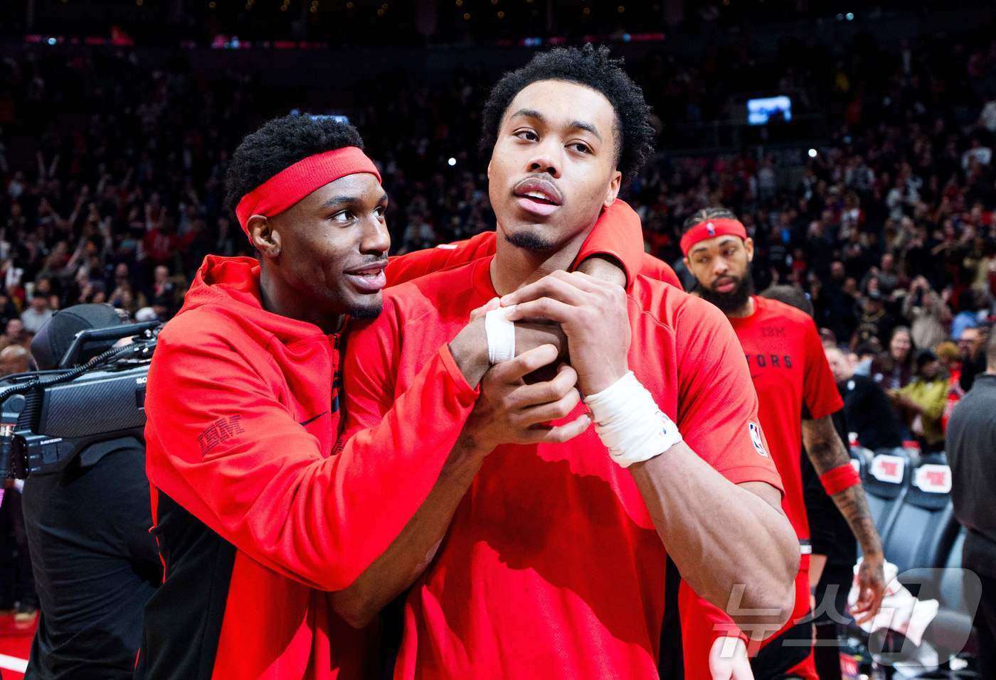 본문 이미지 - 토론토 랩터스가 동부 콘퍼런스 5위로 플레이오프 무대에 진출했다. ⓒ AFP=뉴스1