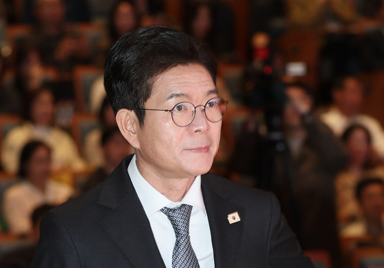 단상 오르는 정원오 후보