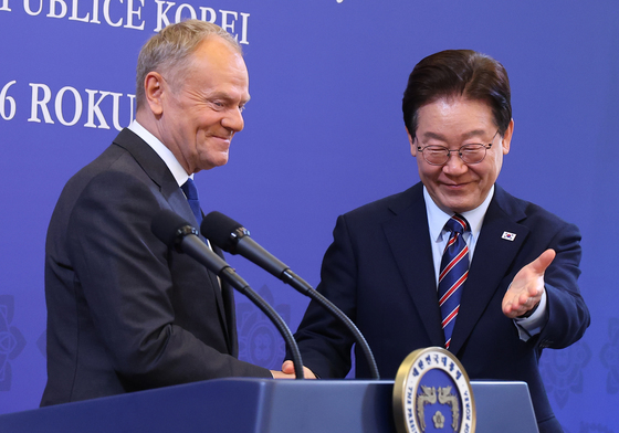 李 "폴란드·韓 많이 닮아"…투스크 "오래 알고 지낸 사이 같아"