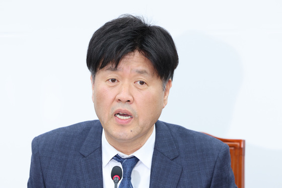 김용, 당내 출마 신중론에 "검찰 조작 사냥 전례 있나"
