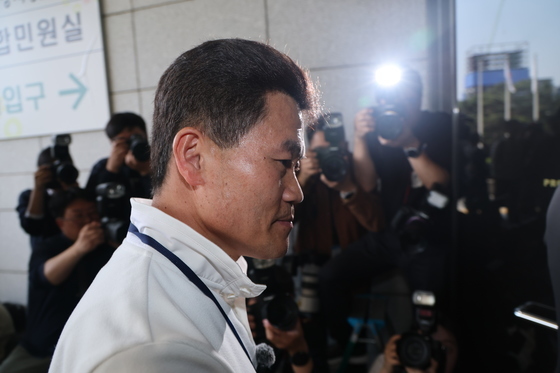 검찰 출석하는 전한길