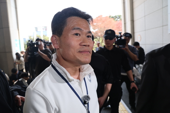 전한길, 피의자 조사받기 위해 검찰 출석