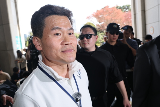 검찰 향하는 전한길