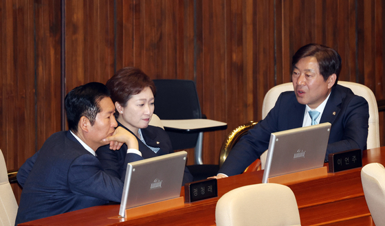 대화 나누는 정청래·이언주·황명선