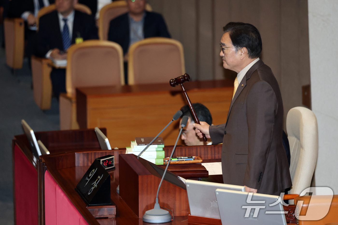 (서울=뉴스1) 이승배 기자 = 13일 서울 여의도 국회에서 열린 제434국회(임시회) 제4차 본회의에서 우원식 국회의장이 의사진행을 하고 있다. 2026.4.13/뉴스1