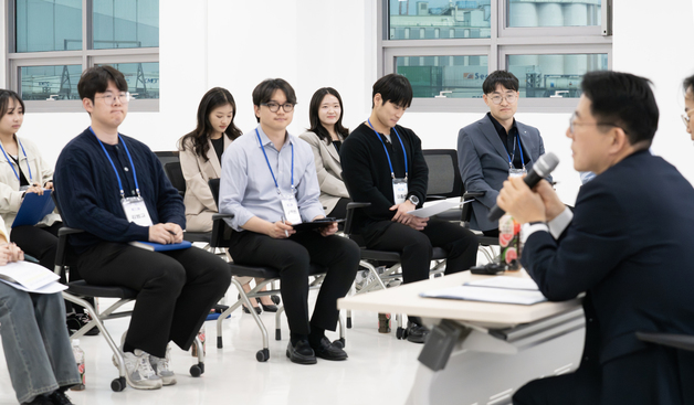 해수부, '청년인턴 소통 간담회' 개최…"현장 경험 듣고 성장 지원"