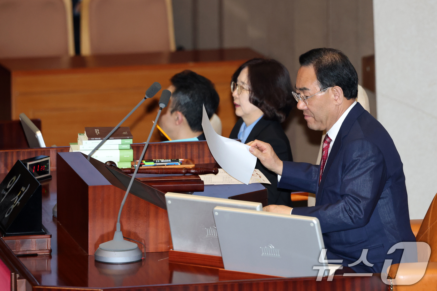 (서울=뉴스1) 이승배 기자 = 주호영 국회부의장이 13일 서울 여의도 국회에서 열린 제434국회(임시회) 제4차 본회의에서 의장석에 자리하고 있다. 2026.4.13/뉴스1