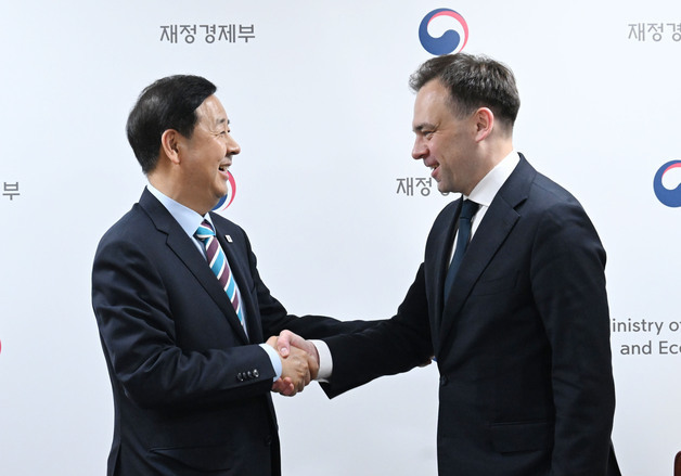 구윤철 "한·폴, 방산·투자 분야 주요 파트너"…폴란드 재무장관 면담