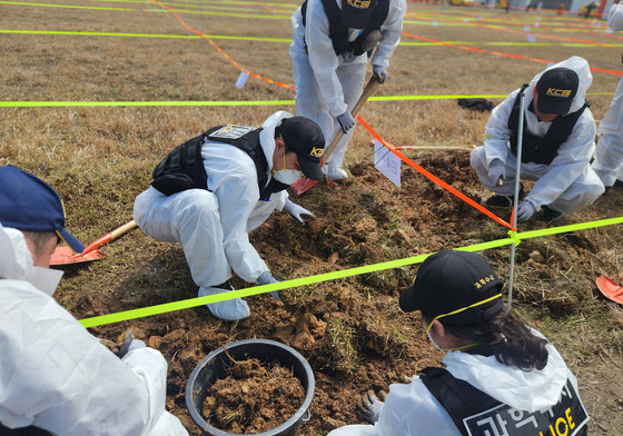 무안공항 참사 유해 재수색 재개 하루 만에 63점 추가 수습