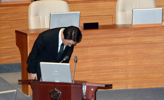 인사하는 김민석 국무총리