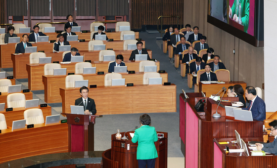 대정부질문 답변하는 김민석 국무총리