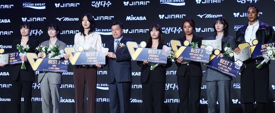 V-리그 여자부 베스트7 수상자들