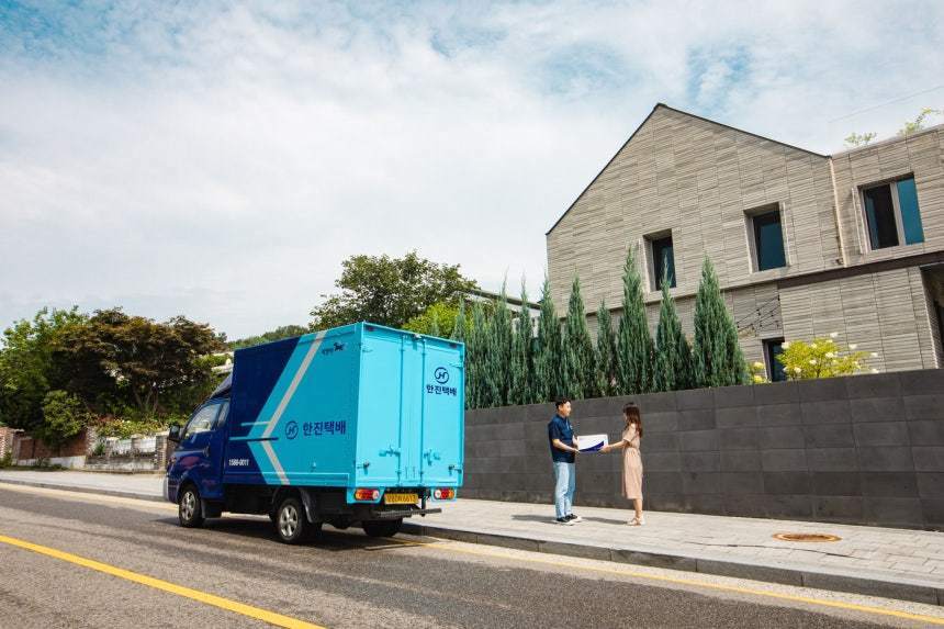 본문 이미지 - 한진 택배 차량(한진 제공)