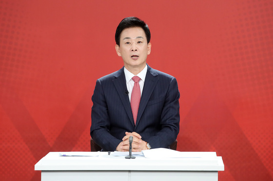 발언하는 유영하 후보