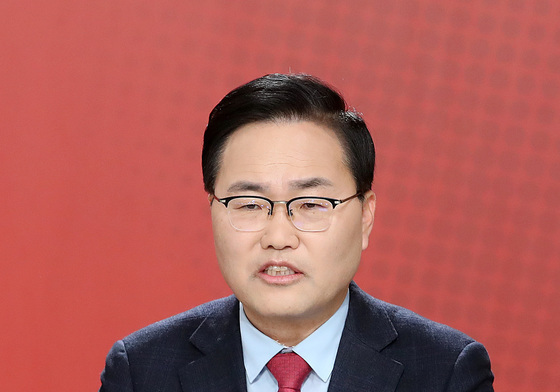 발언하는 홍석준 후보