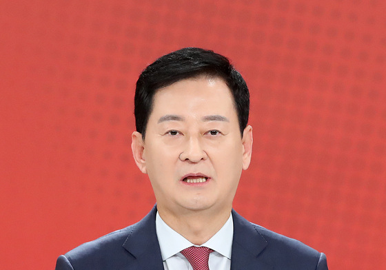 발언하는 최은석 후보