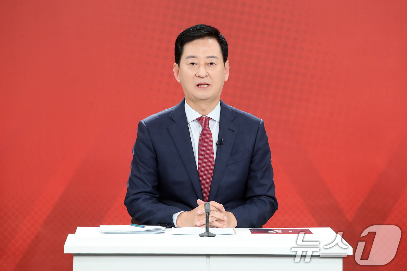 (대구=뉴스1) 공정식 기자 = 13일 오후 대구 수성구 대구MBC에서 열린 '제9회 전국동시지방선거 국민의힘 대구시장 경선 비전토론회'에서 최은석 후보가 발언하고 있다. 2026 …