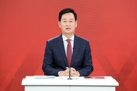 발언하는 최은석 후보