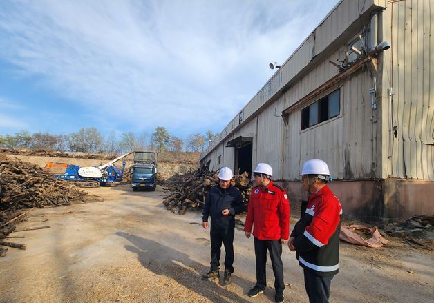 산림청, 경북 산불피해목 제거 현장 긴급 점검…"임업경영 복구 박차"
